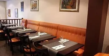 Le Myosotis Hotell Paris 2*,